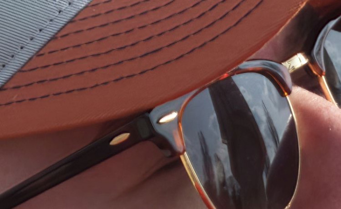 Topaz Photo AI schafft es nicht, die Details der Mütze zu erhalten. (Bild: Tobias Költzsch/Golem.de)